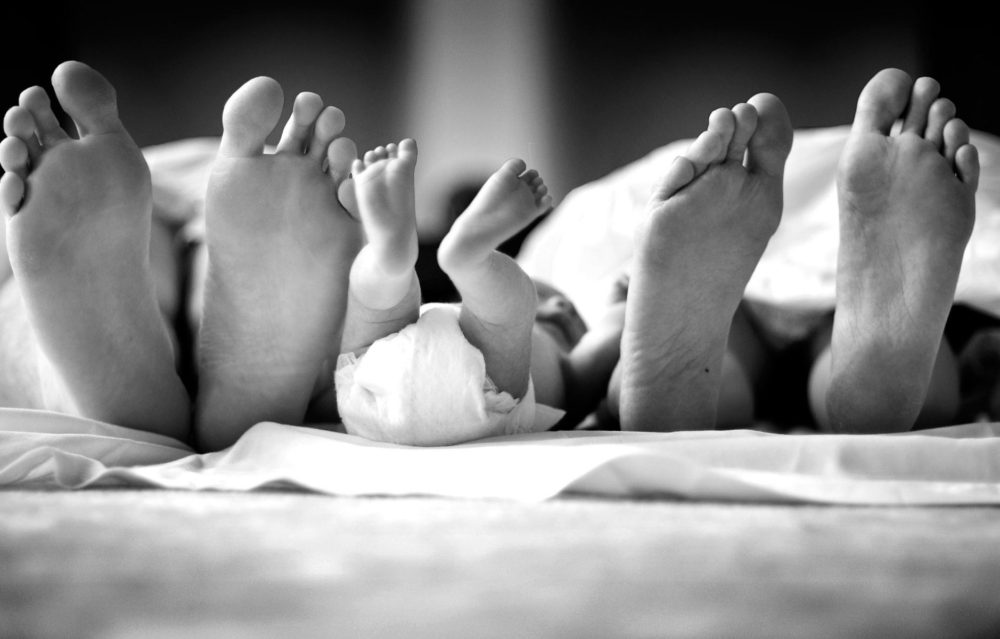 family_feet_hd_widescreen_wallpapers_1920x1200