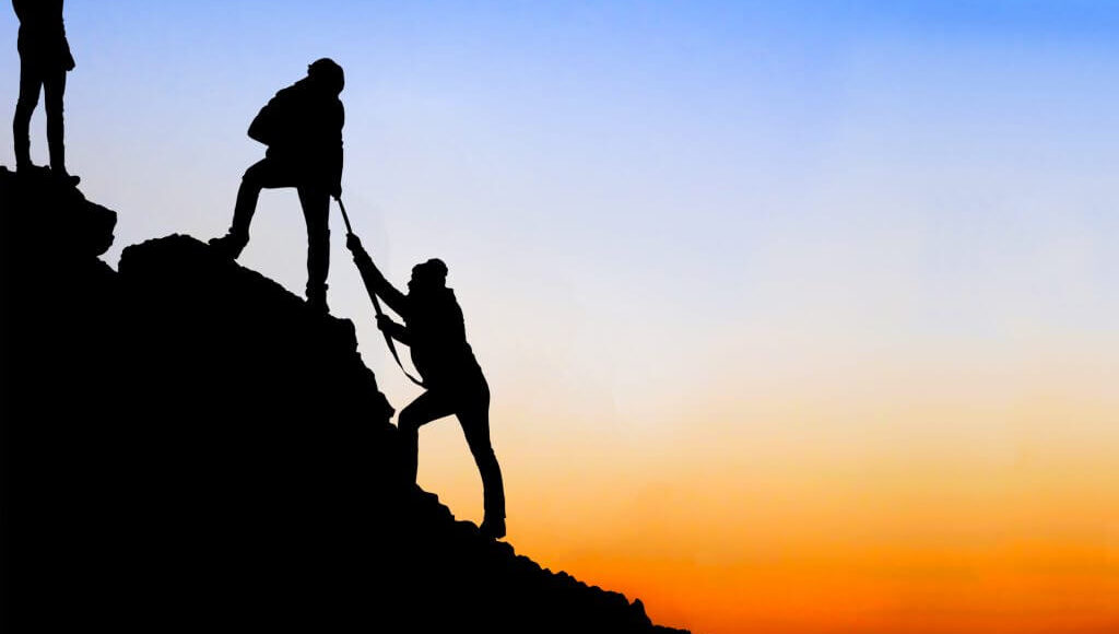 العلاقة مع الآخر بين الأنانية والإيثار