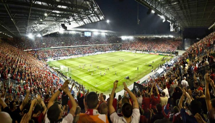 كرة القدم كيف تحرك عواطف الجماهير؟